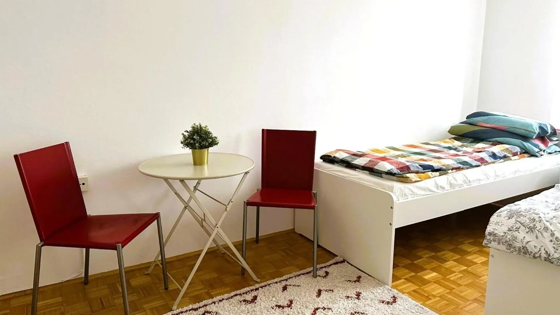 Apartment For 6 Near Schonbrunn , Cleaning Included  Vienna