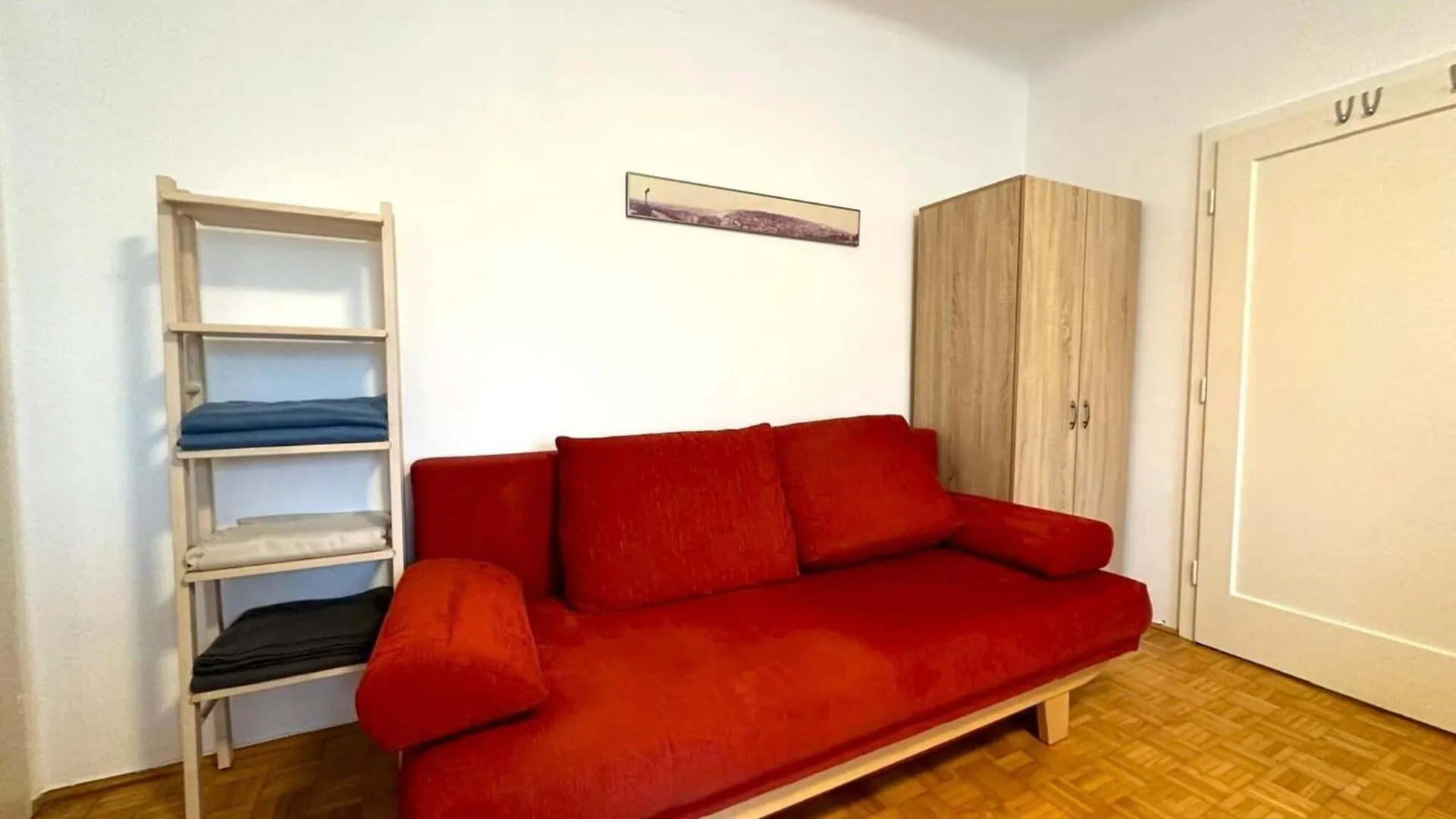 Apartment For 6 Near Schonbrunn , Cleaning Included 0*, Vienna