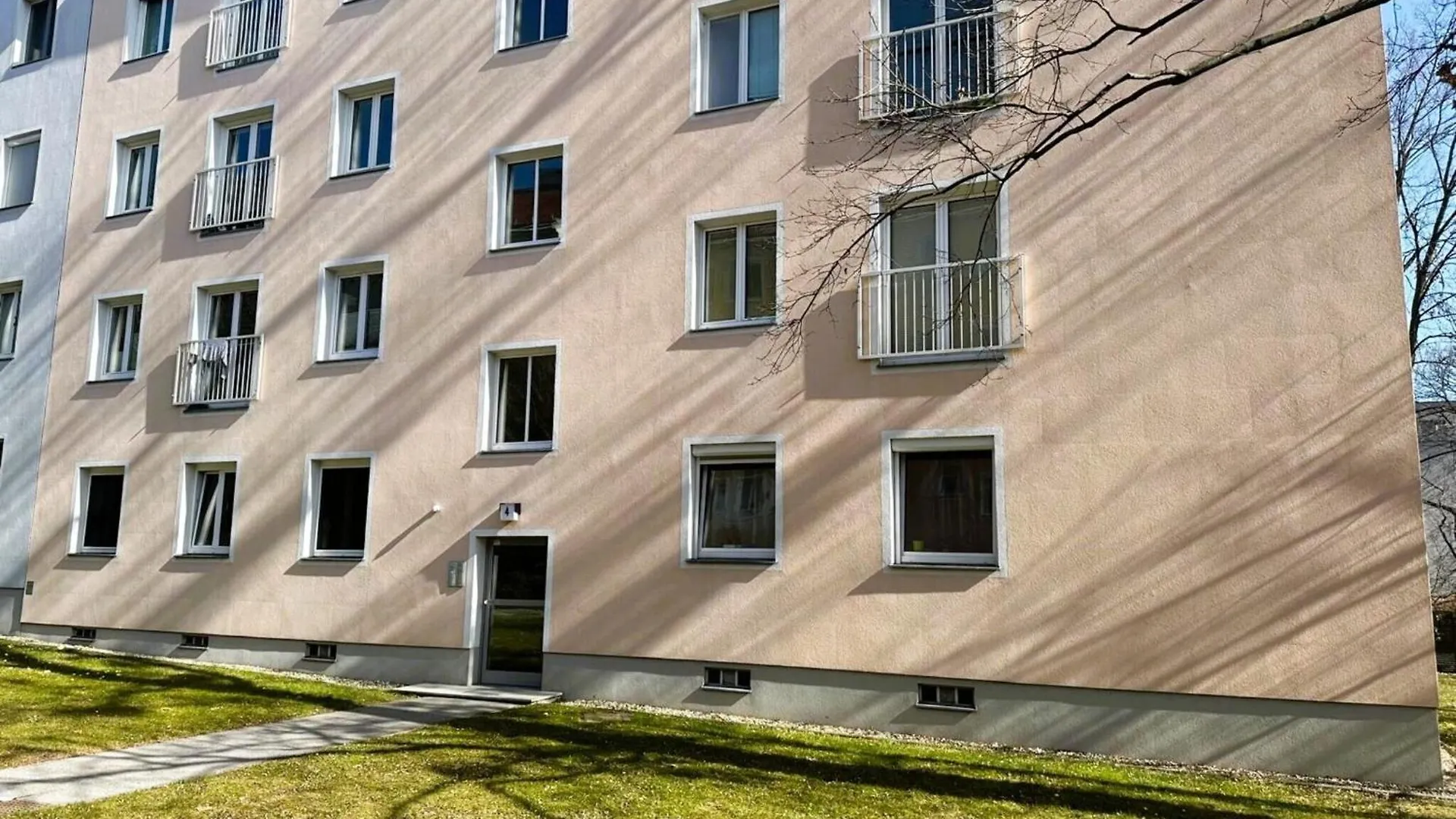 Apartment For 6 Near Schonbrunn , Cleaning Included