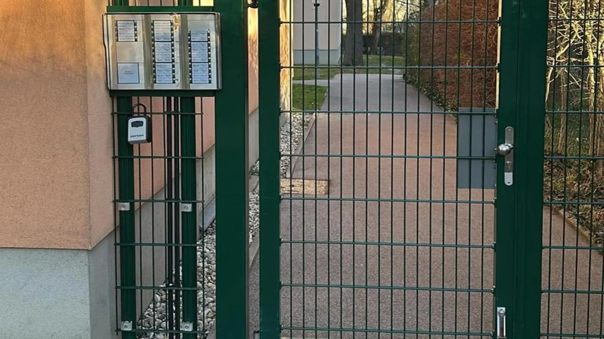 Apartment For 6 Near Schonbrunn , Cleaning Included オーストリア