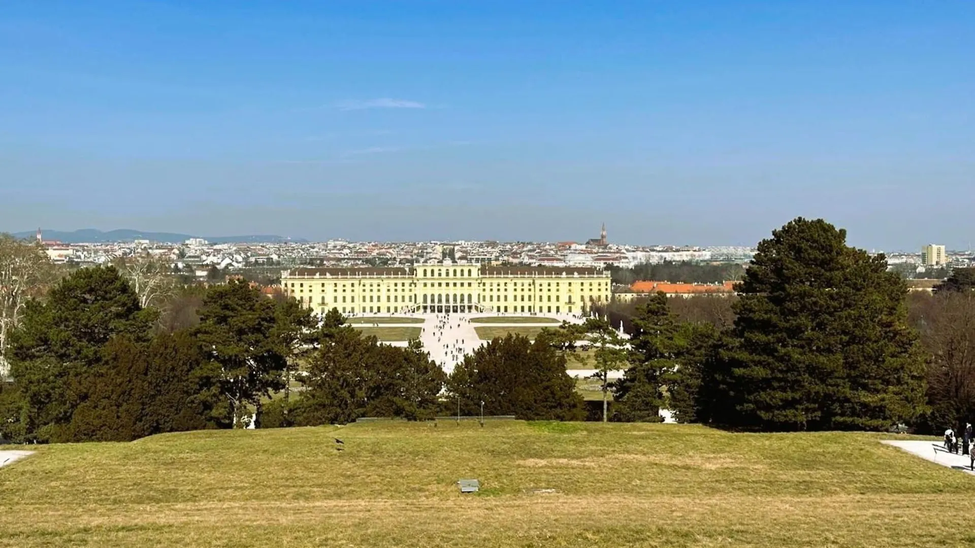 Apartment For 6 Near Schonbrunn , Cleaning Included