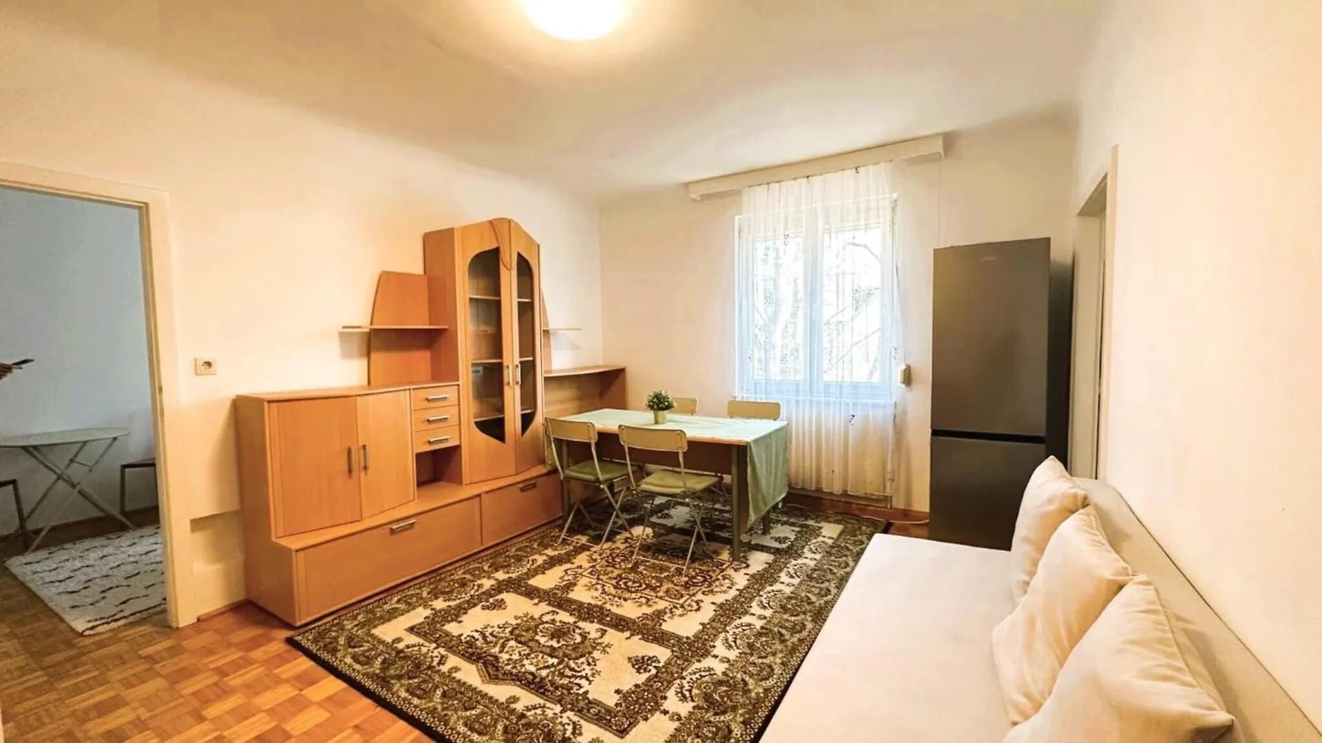Apartment For 6 Near Schonbrunn , Cleaning Included