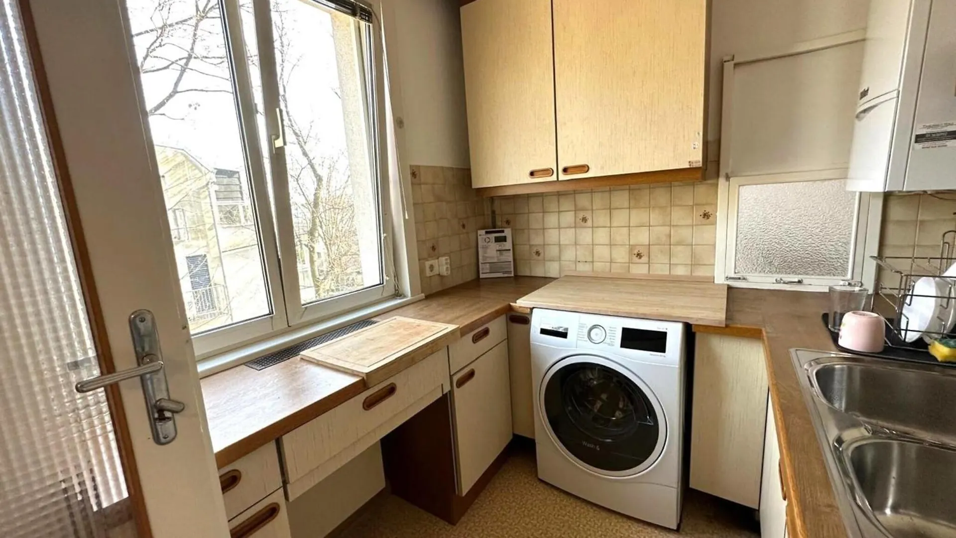Apartment For 6 Near Schonbrunn , Cleaning Included