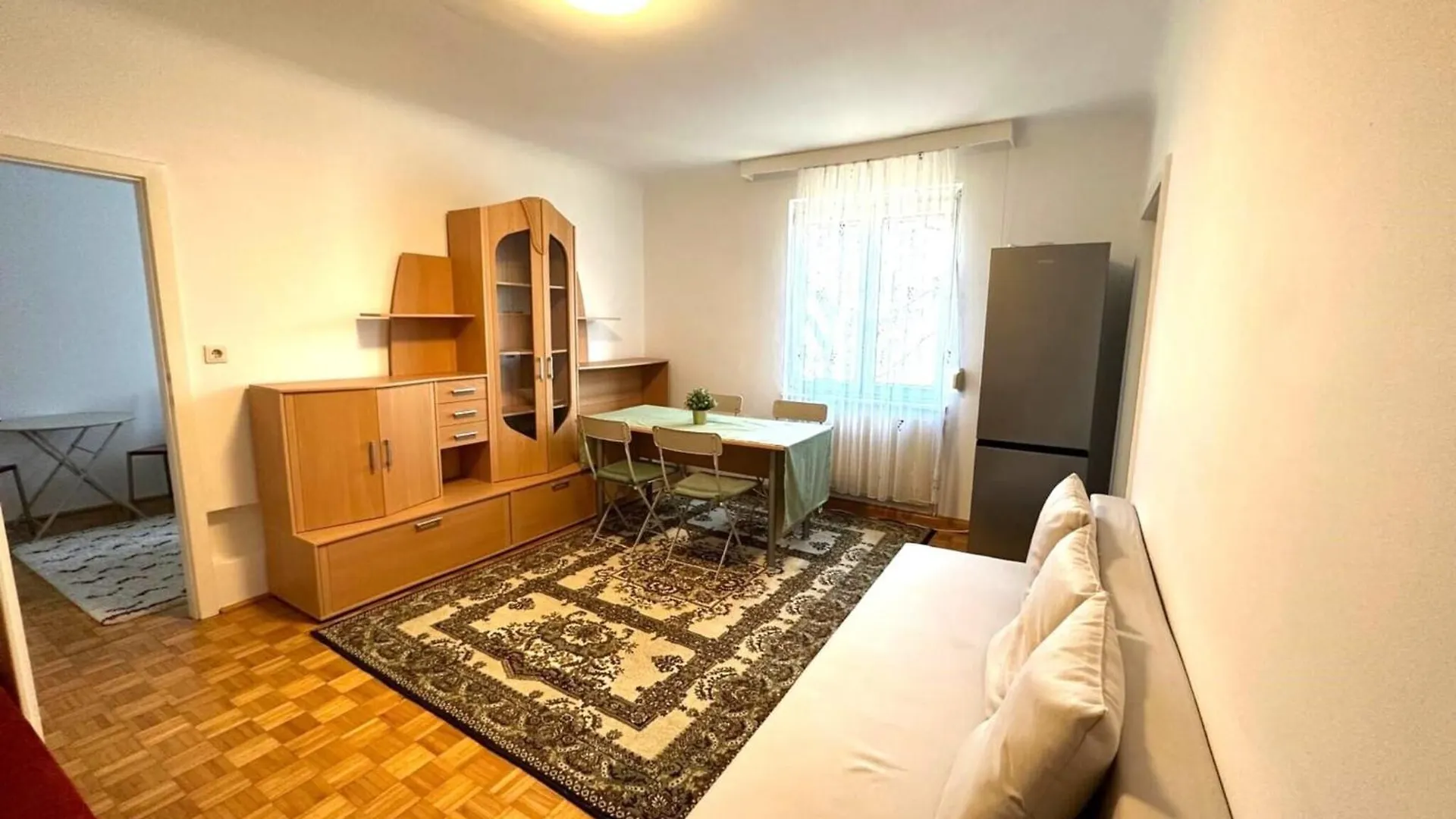 Apartment For 6 Near Schonbrunn , Cleaning Included